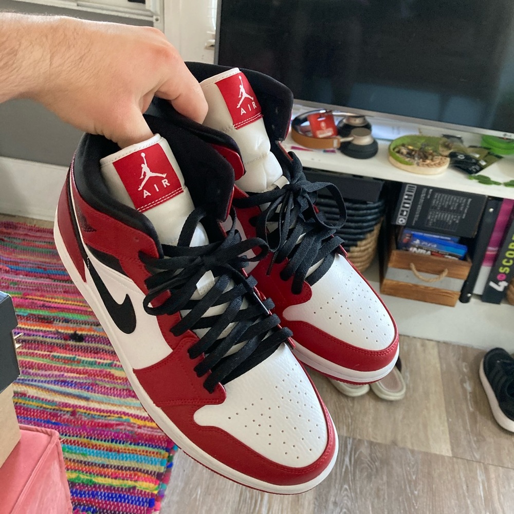 Air Jordan 1 mid Chicago heel custom